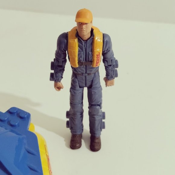 Vintage Tonka Ocean Rescue Boat with Action Figure - Picture 2 of 10